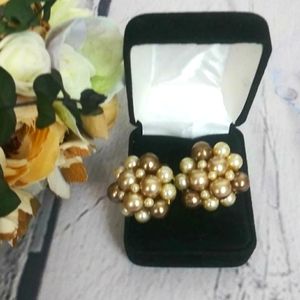 1950 faux pearl cluster vintage clip on earrings